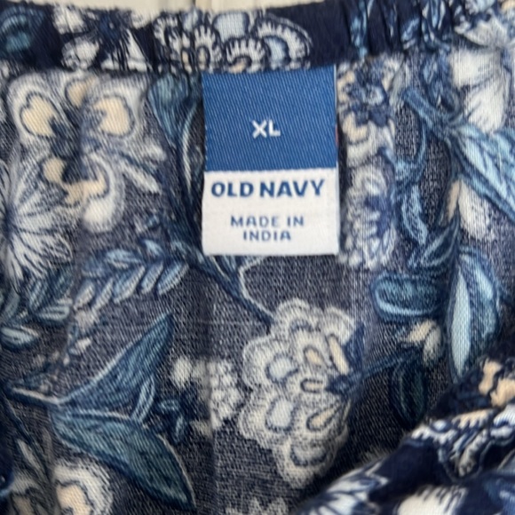 NWOT CUTE OLD NAVM M BLOUSE  BLUE WITH WHITEBOARD SMALL FLOWERS SO SOFT SIZE XL - Picture 5 of 5